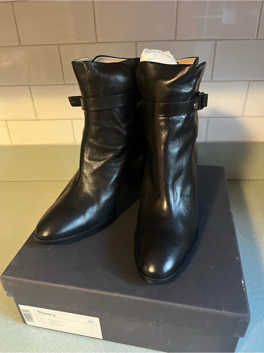 Theory Black Leather ankle Heeled Boots Sz 7.5 (38) NIB